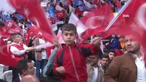 AK Parti'ye destek için binlerce Şanlıurfalı Bağcılar'da buluştu