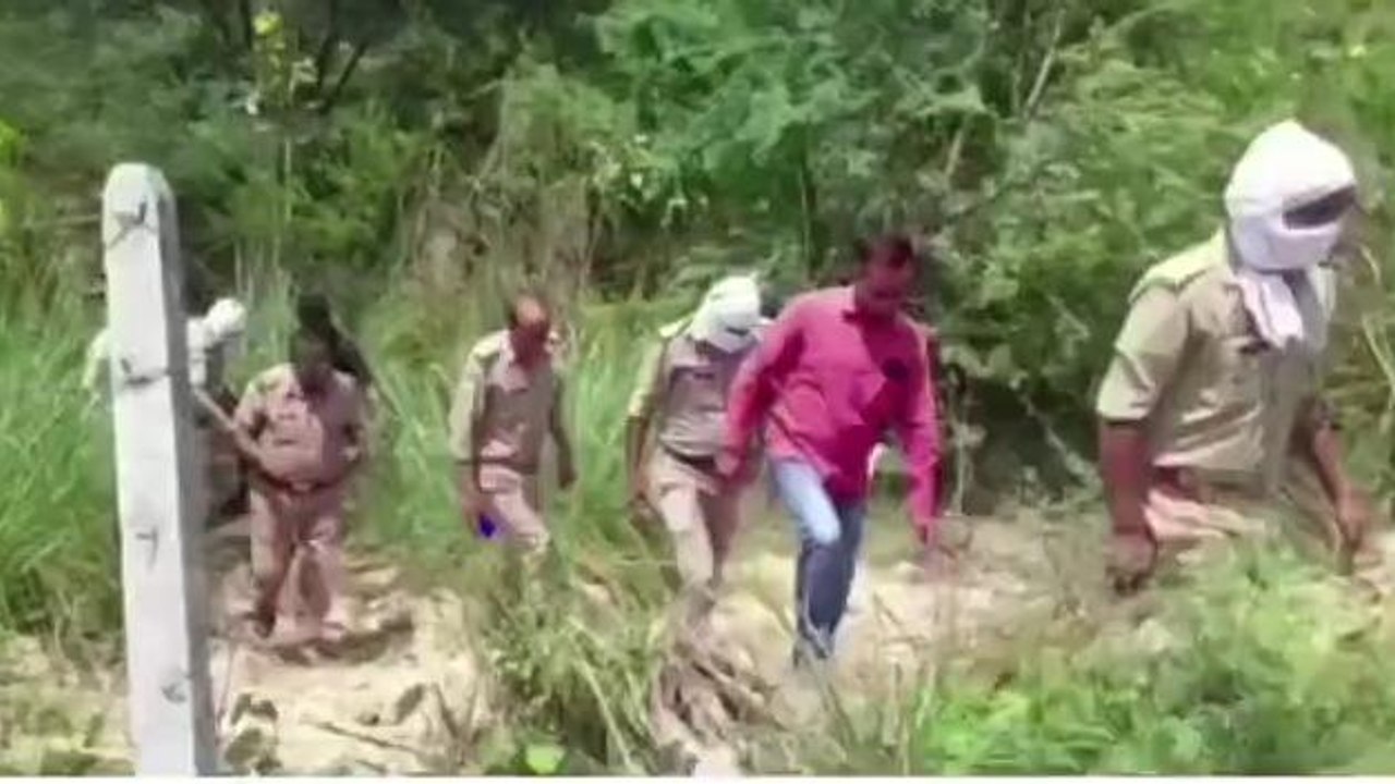 अमेठी: अज्ञात शव मिलने से फैली सनसनी, पुलिस ने शव को कब्जे में लेकर भेजा पीएम