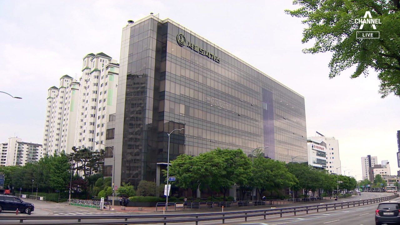 회장도 친인척도 미리 팔았다…폭락 직전 456억 현금화