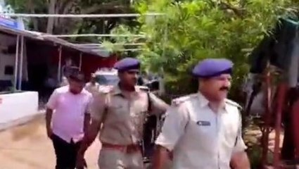 बाप ने मासूम बेटी के साथ किया घिनौना काम, मां ने बयां की दर्दनाक कहानी