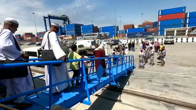 Llegada a Arabia Saudí de las 162 personas evacuadas desde Sudán por las Fuerzas Armadas españolas