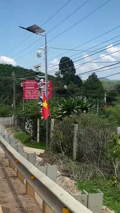The All-Seeing Pole