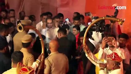ठाकरेंची एण्ट्री... स्टेजवर आले तेव्हा काय घडलं?