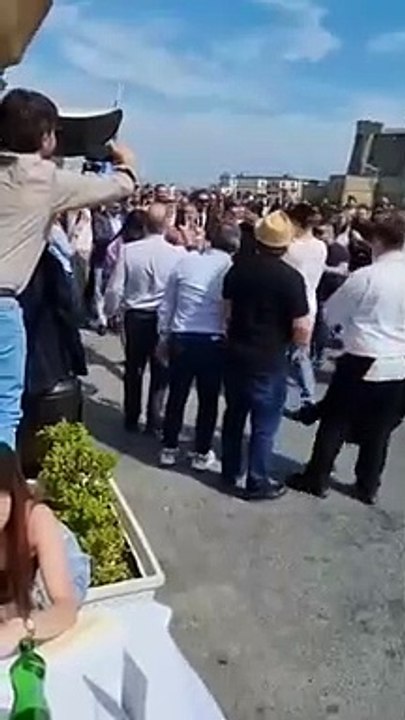 Francesco Paolantoni mantiene la promessa, nudo per Napoli dopo il terzo scudetto