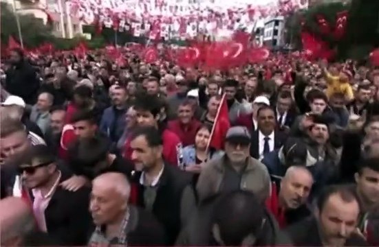 MHP lideri Devlet Bahçeli, Balıkesir'deki mitingde iki keklik türküsünü okudu