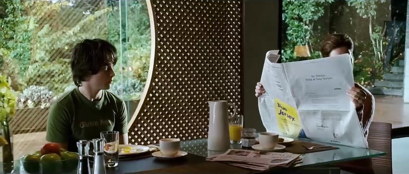 Man Gains Invisibility Powers, Starts CLAPPING