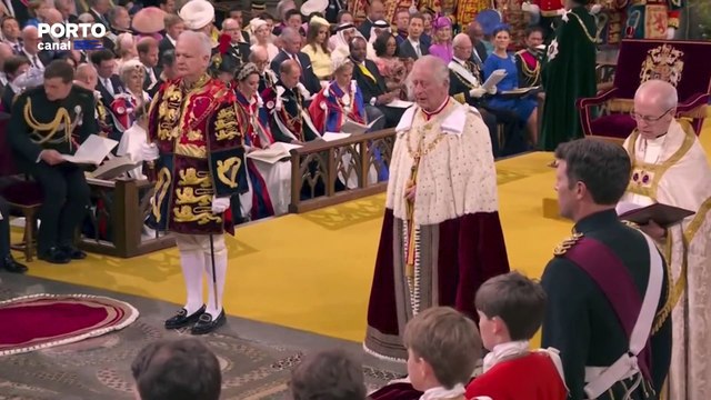 Carlos III e Camila já foram coroados. Monarcas preparam-se para o desfile da Coroação