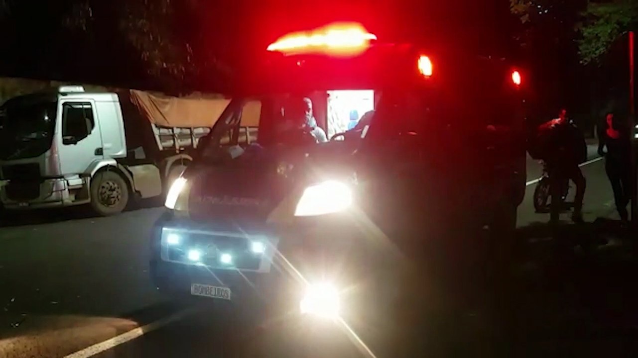 Motociclista sofre trauma em perna em acidente em que condutor de carro fugiu, no Centro de Cascavel