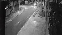 Câmera registra colisão entre carro e moto no bairro Alto Alegre
