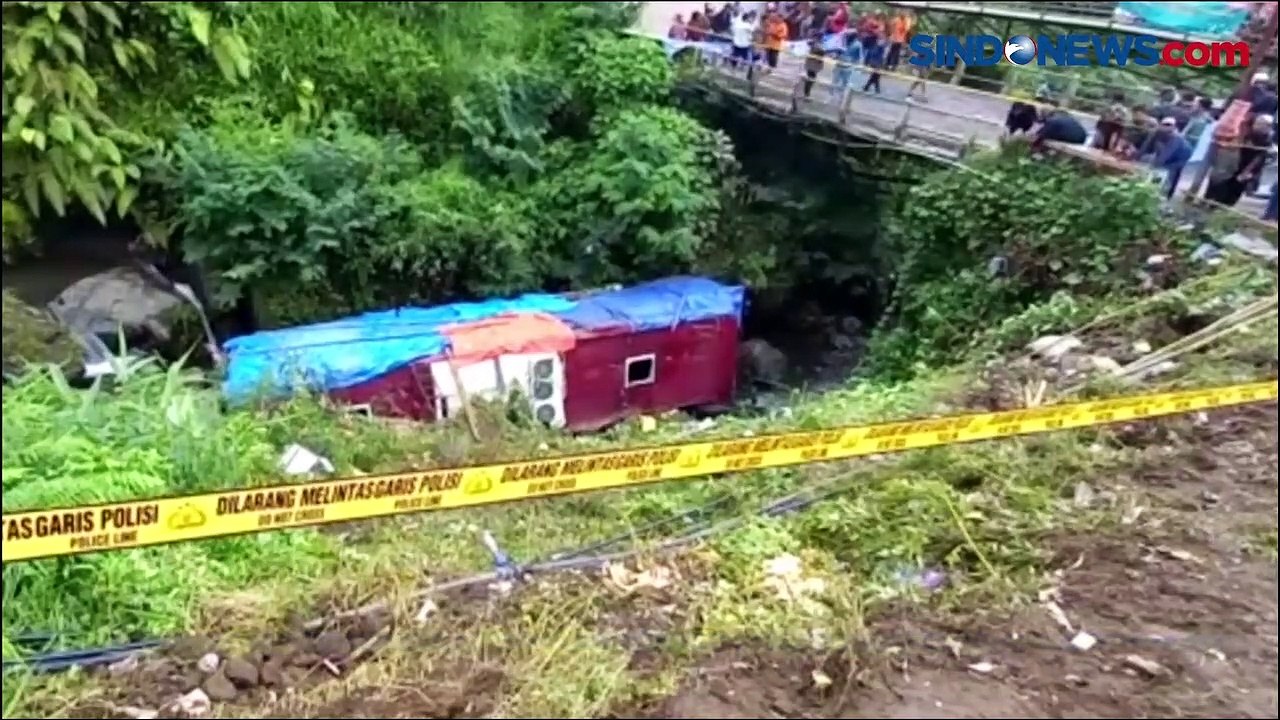 Kesaksian Warga Lihat Bus Terjun ke Jurang di Guci Tegal,  Diduga Rem Tangan Bus Tak Berfungsi