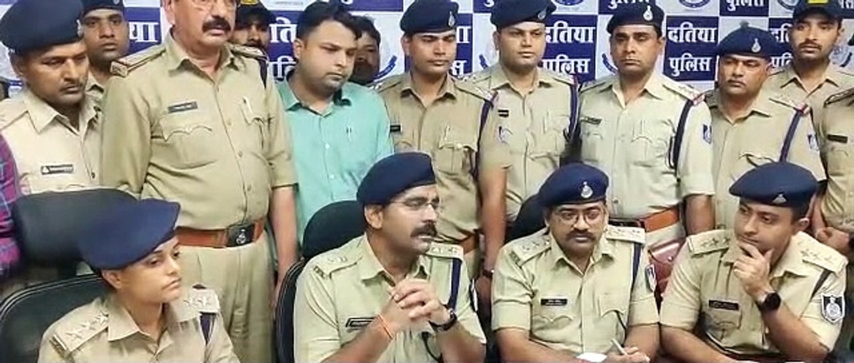 सराफा व्यापारी से लूट में पांच आरोपी थे शामिल,...
