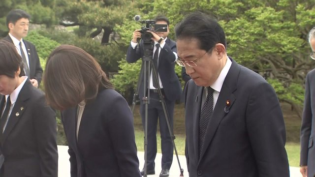 기시다 총리, 현충원 참배...일본 총리로는 12년 만에 / YTN