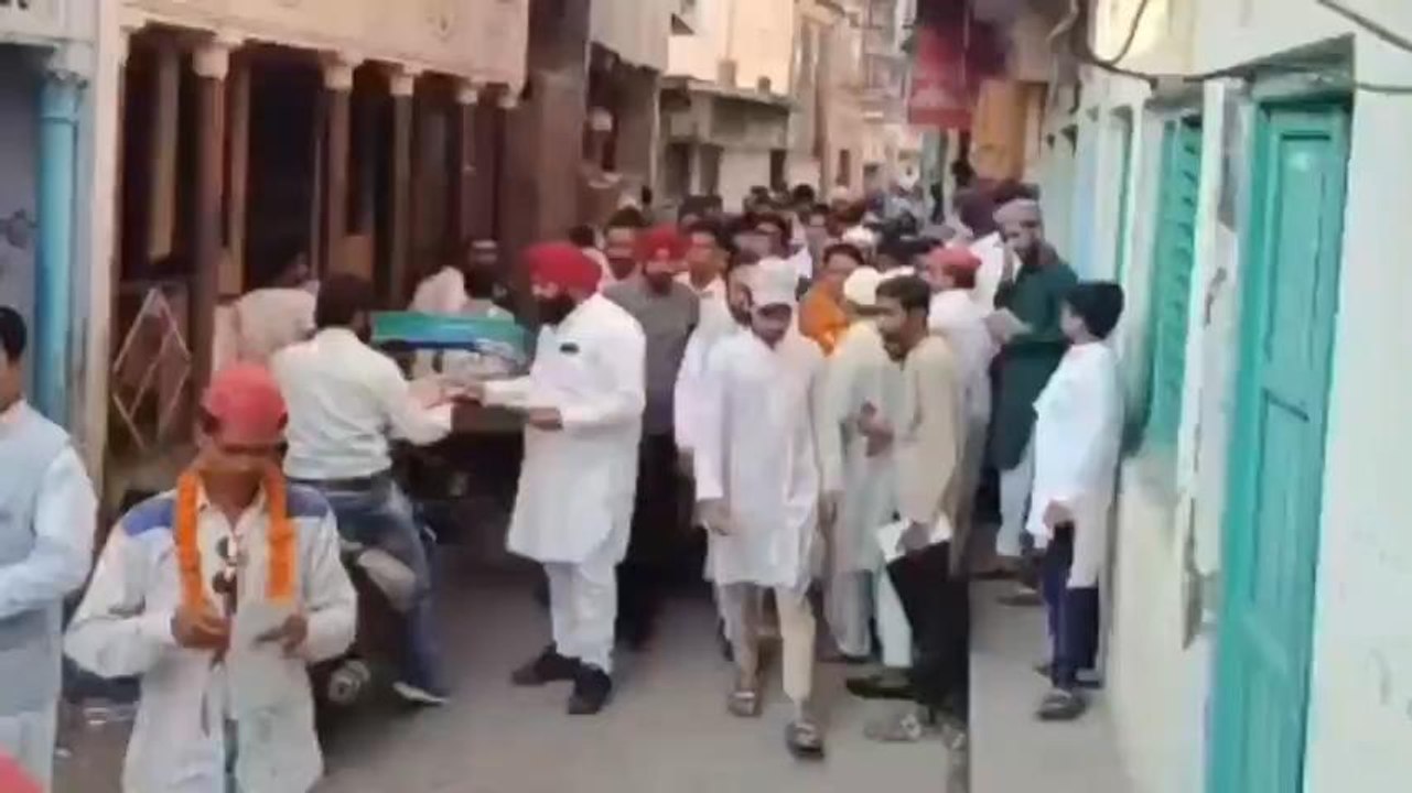 पीलीभीत:चुनाव प्रचार ने पकड़ी रफ़्तार,सपा प्रत्याशी ने कार्यकर्ताओं संग किया प्रचार