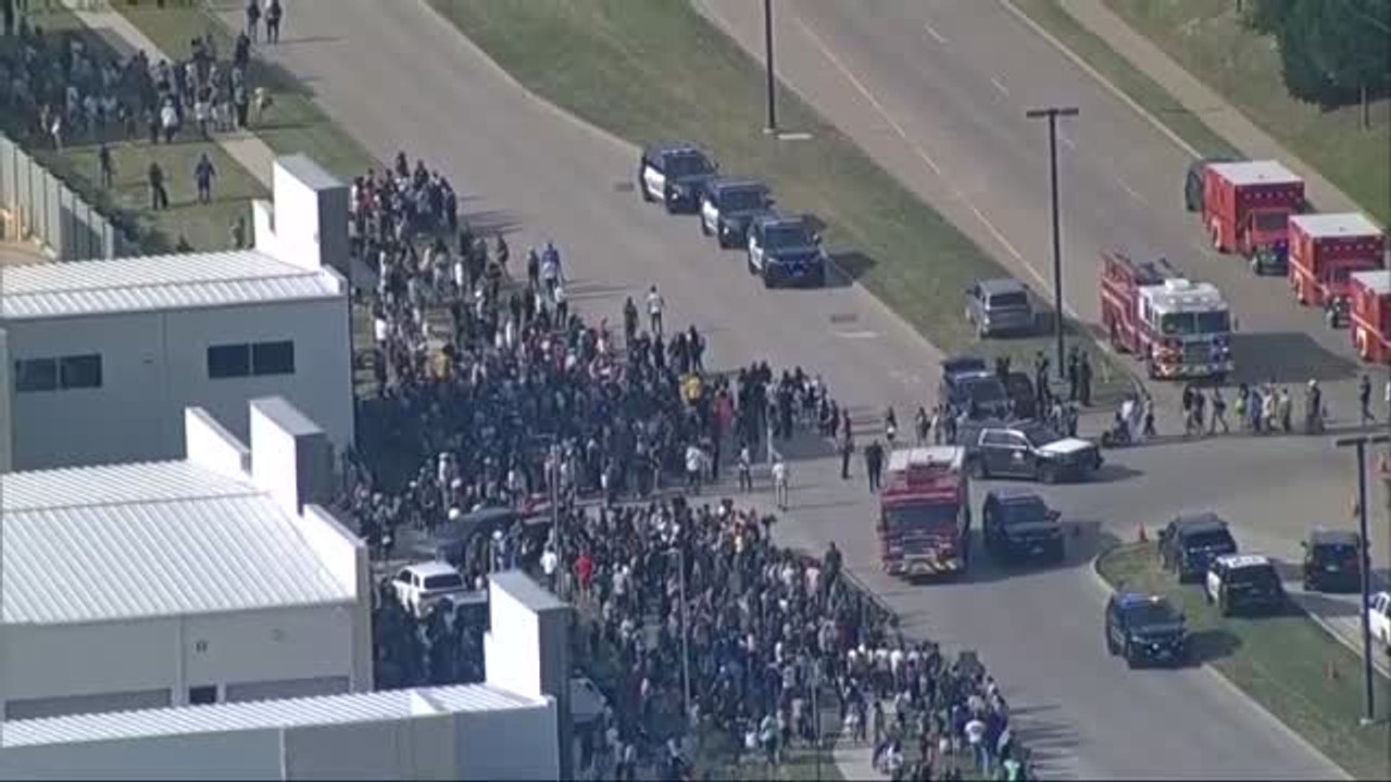 Al menos ocho muertos en un tiroteo en un centro comercial en Texas