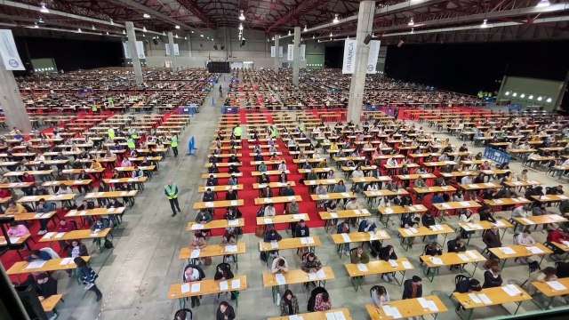 Más de 84.000 personas se examinan este domingo para acceder a los 7.757 puestos fijos de Correos