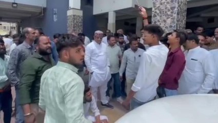 देवास: कांग्रेस की बैठक के दौरान विधानसभा के दावेदारों में दिखी नाराजगी, हुआ हंगामा