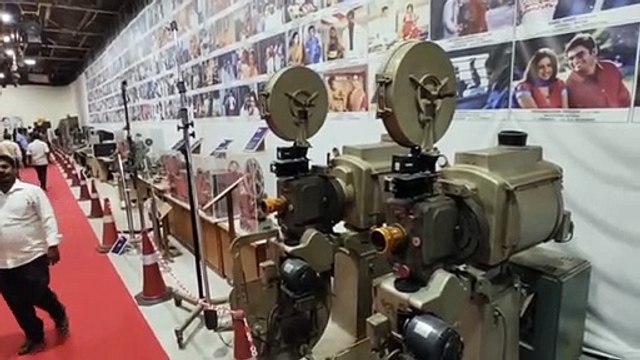 चेन्नई के एवीएम स्टुडियो परिसर में पुराने जमाने के कैमरा, रिकार्डिंग मशीन, व अन्य यंत्रों की प्रदर्शनी लगाई गई.. देखें वीडियो