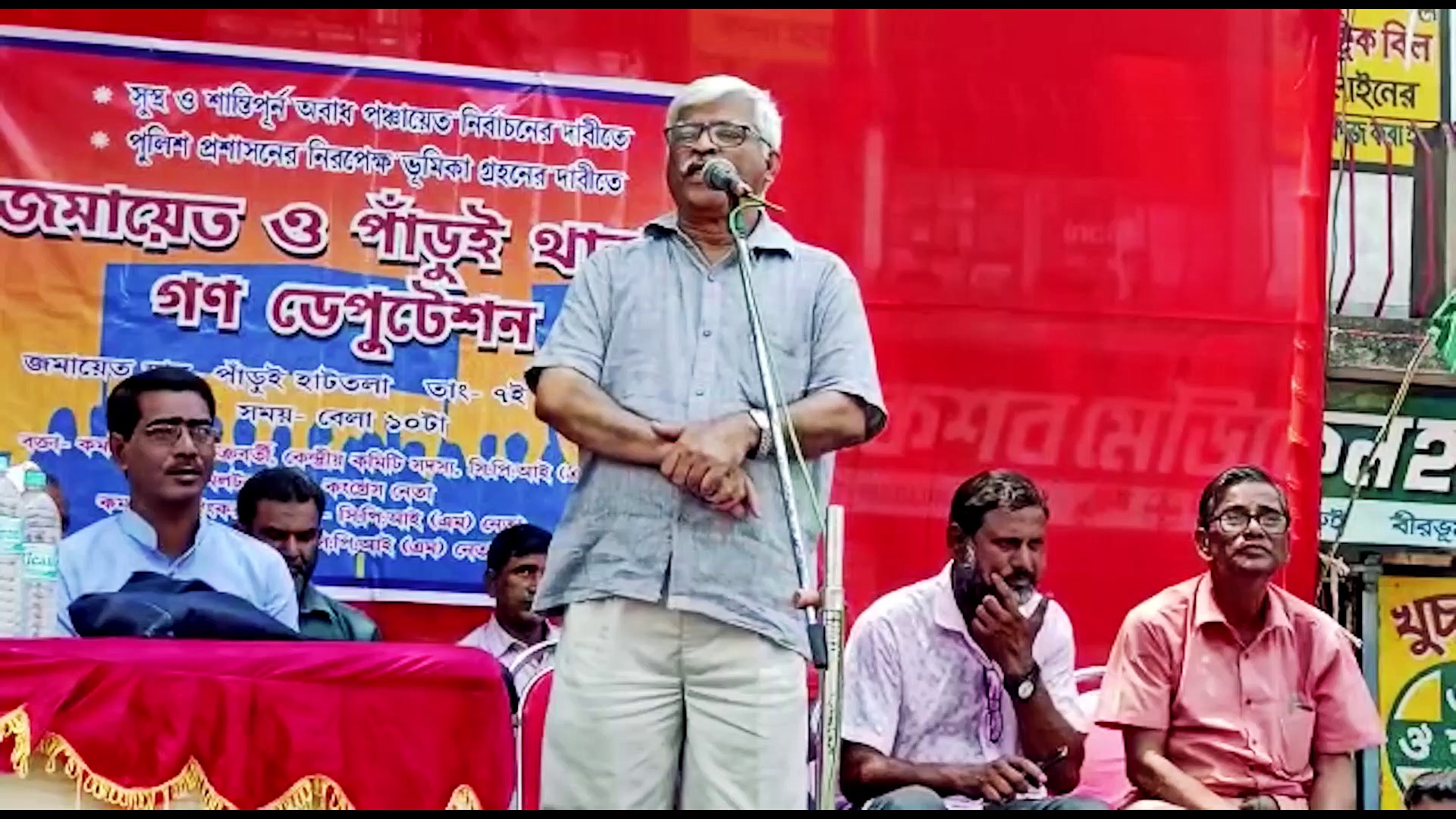 'এটা ২০১৮ নয়, উর্দি খুলে তৃণমূলের জামা পড়িয়ে দেবে' পুলিশকে হুঁশিয়ারি সুজন চক্রবর্তীর