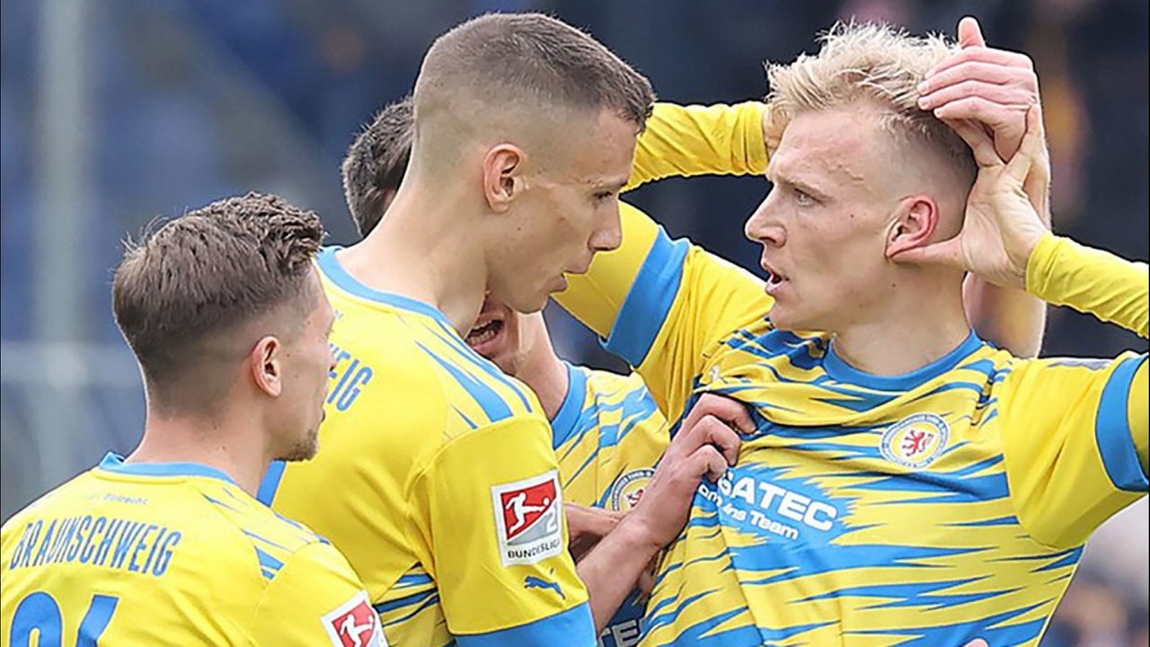 Eintracht Braunschweig v Sandhausen