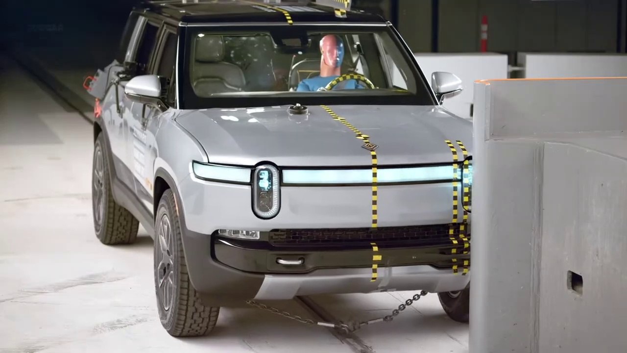 2023 Rivian R1S SUV - Crash Test
