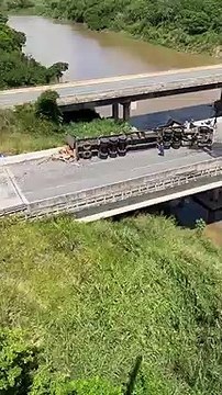 Homem fica ferido após tombamento de carreta no Pilar