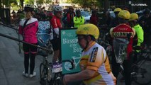 شاهد: كنيسة في نيويورك تمنح راكبي الدراجات الهوائية 