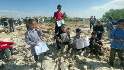 Forças israelenses destroem escola primária na Cisjordânia