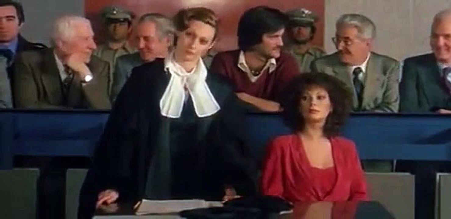 Lino Banfi - Lei per caso ci ha un parente che ci ha un negozio di frutta e verdura a Canosa e suona la fisarmonica - scene divertenti da ridere con Edwige Fenech dal film cult Zucchero, miele e peperoncino