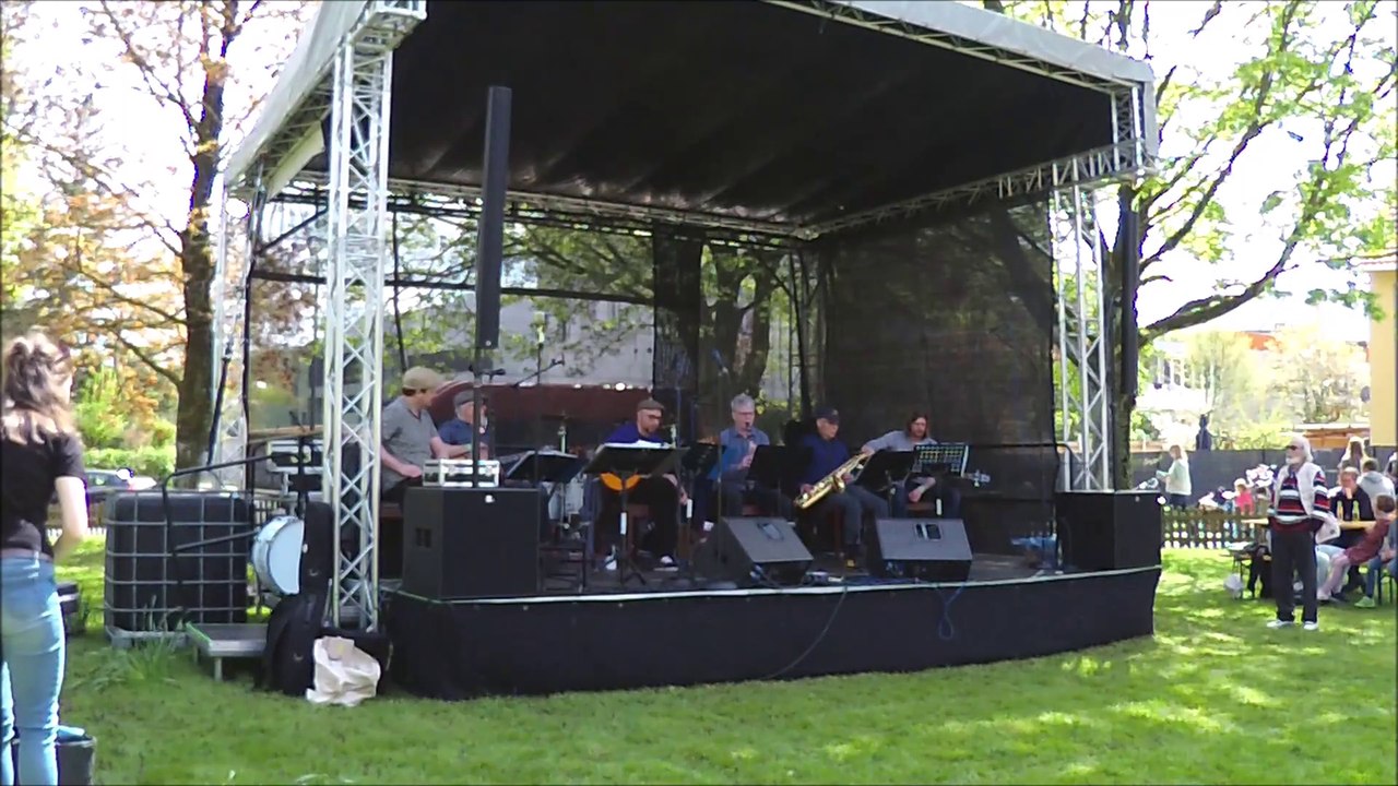 On The Sunny Side Of The Street 1930 [ Laid Back Jazz Band ]