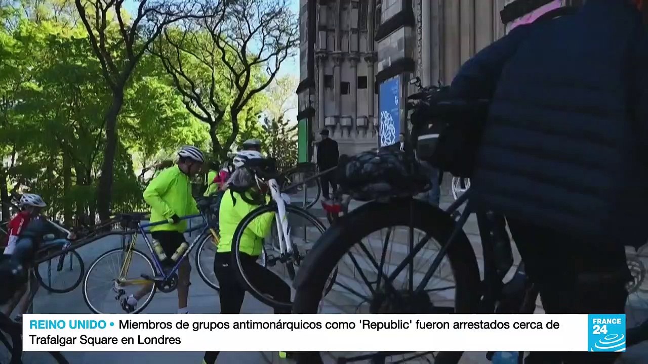 Ciclistas de Nueva York llevan sus bicicletas a...
