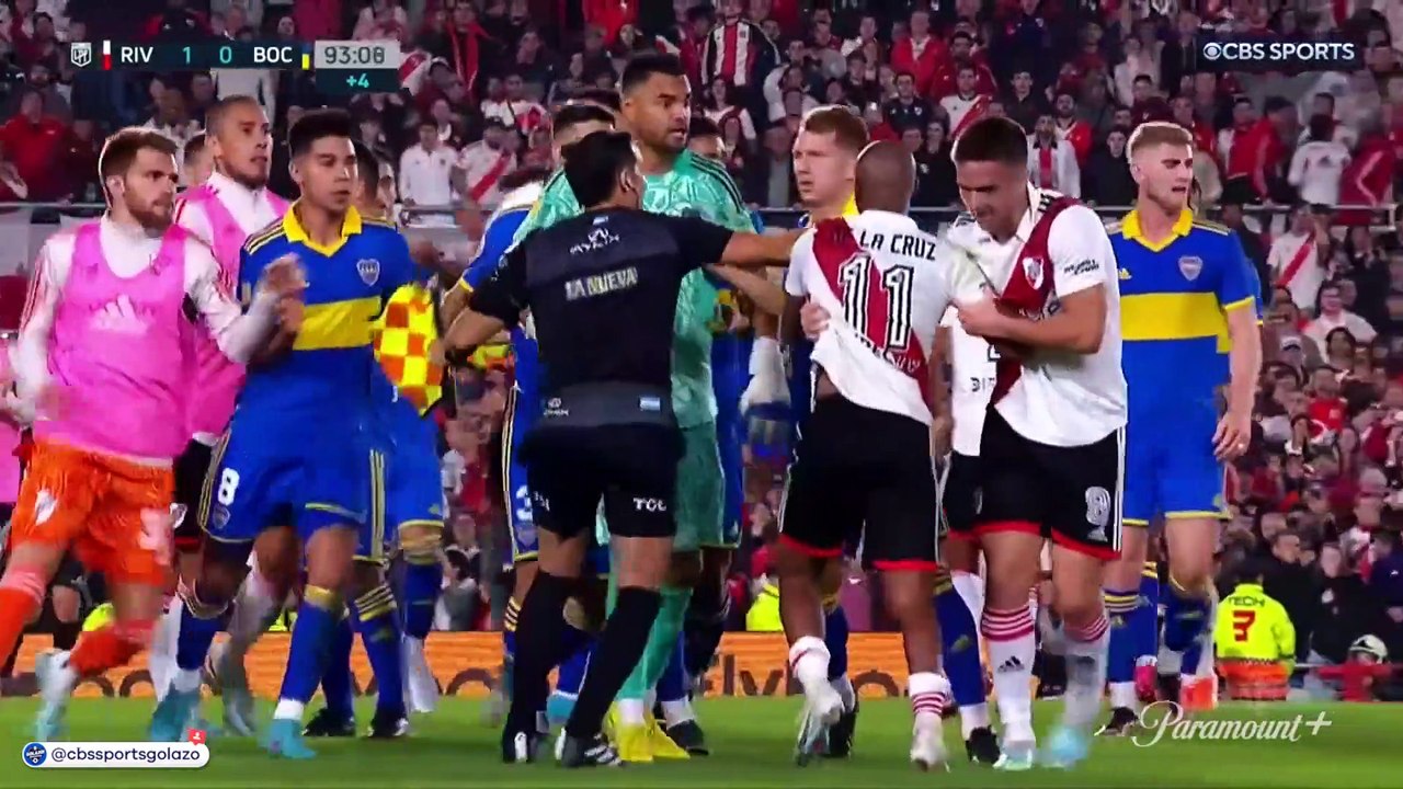 River Plate - Boca Juniors derbisinde olay