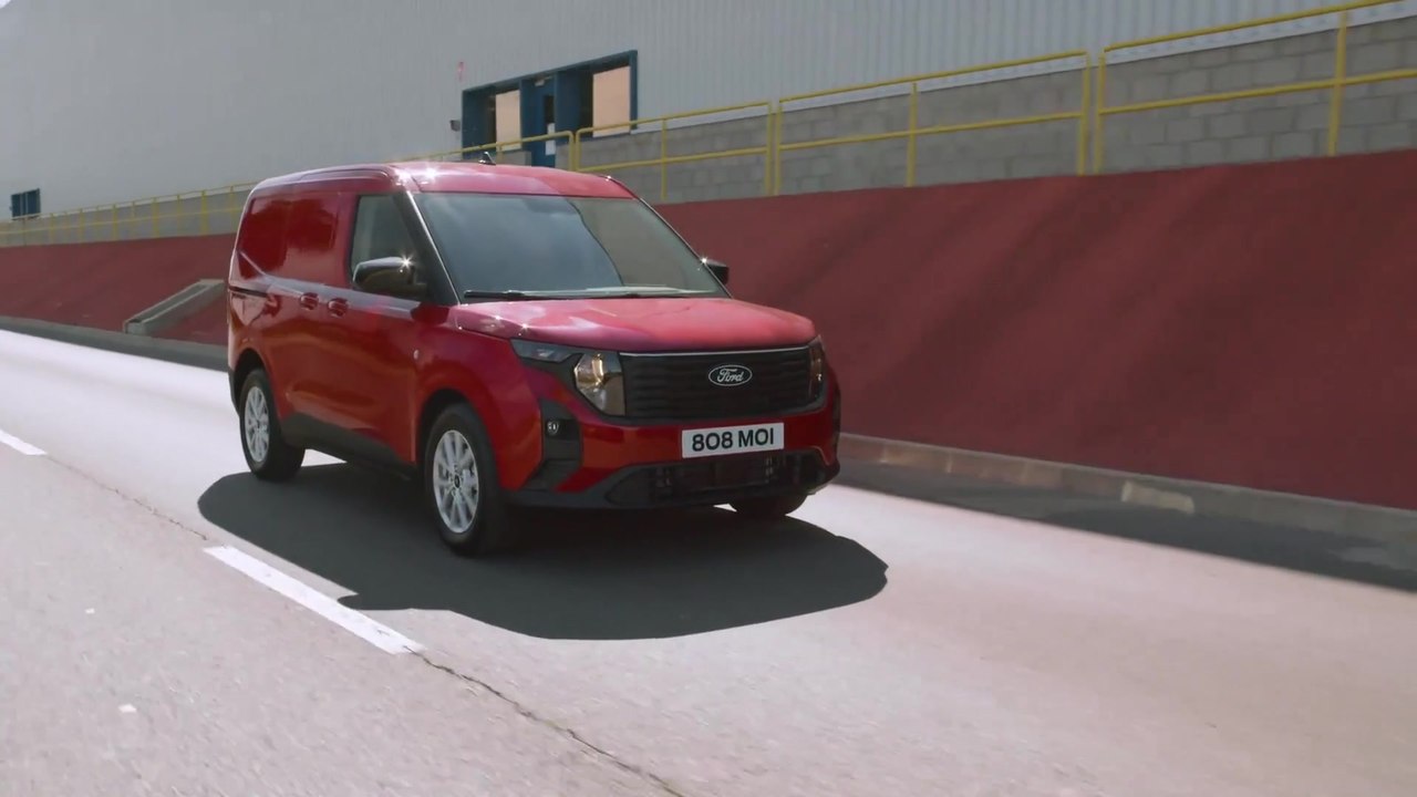 Der Neue Ford E-Transit Courier - Leistungsstarker E-Antrieb und komfortables „One-Pedal-Driving“