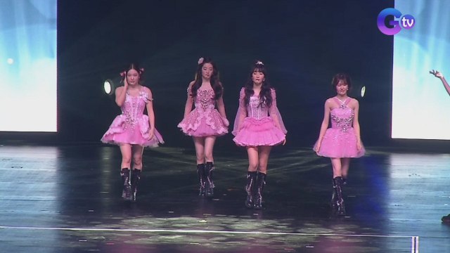 K-pop girl group Red Velvet, muling nagpabilib sa kanilang R to V concert sa bansa | BT