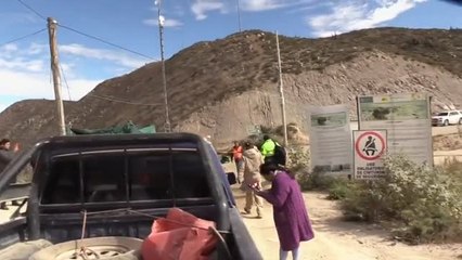 下载视频: Mueren 27 mineros en un accidente en una mina de oro de Perú