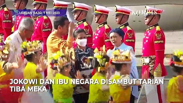 Presiden Jokowi Disambut Tarian Tiba Meka di Bandara Labuan Bajo