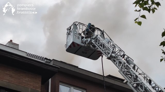 Feu d'appartement situé dans les combles d'une maison de 4 étages à Etterbeek