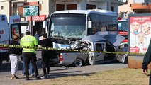 Midibüs ile pikabın çarpıştığı kazada 1 kişi öldü, 6 kişi yaralandı