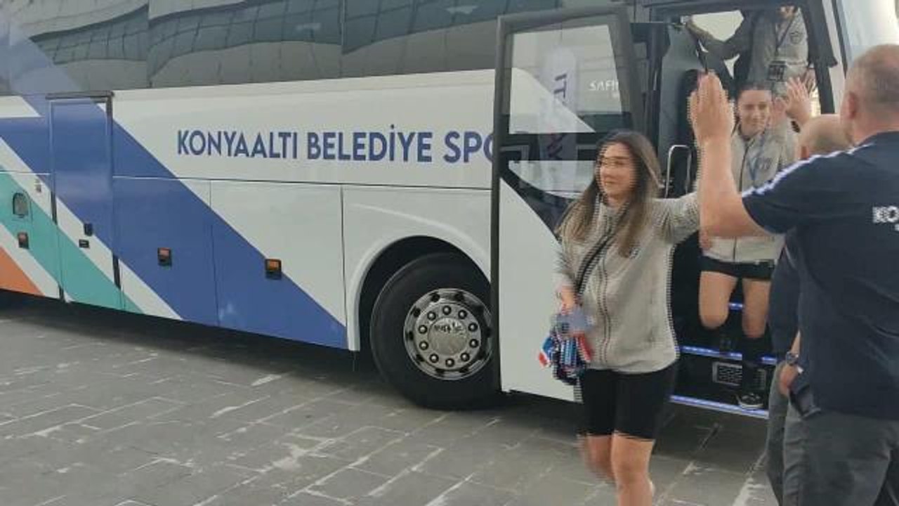 Konyaaltı Belediyesi SK Kadın Hentbol Takımı EHF Avrupa Kupası'nı kazandı
