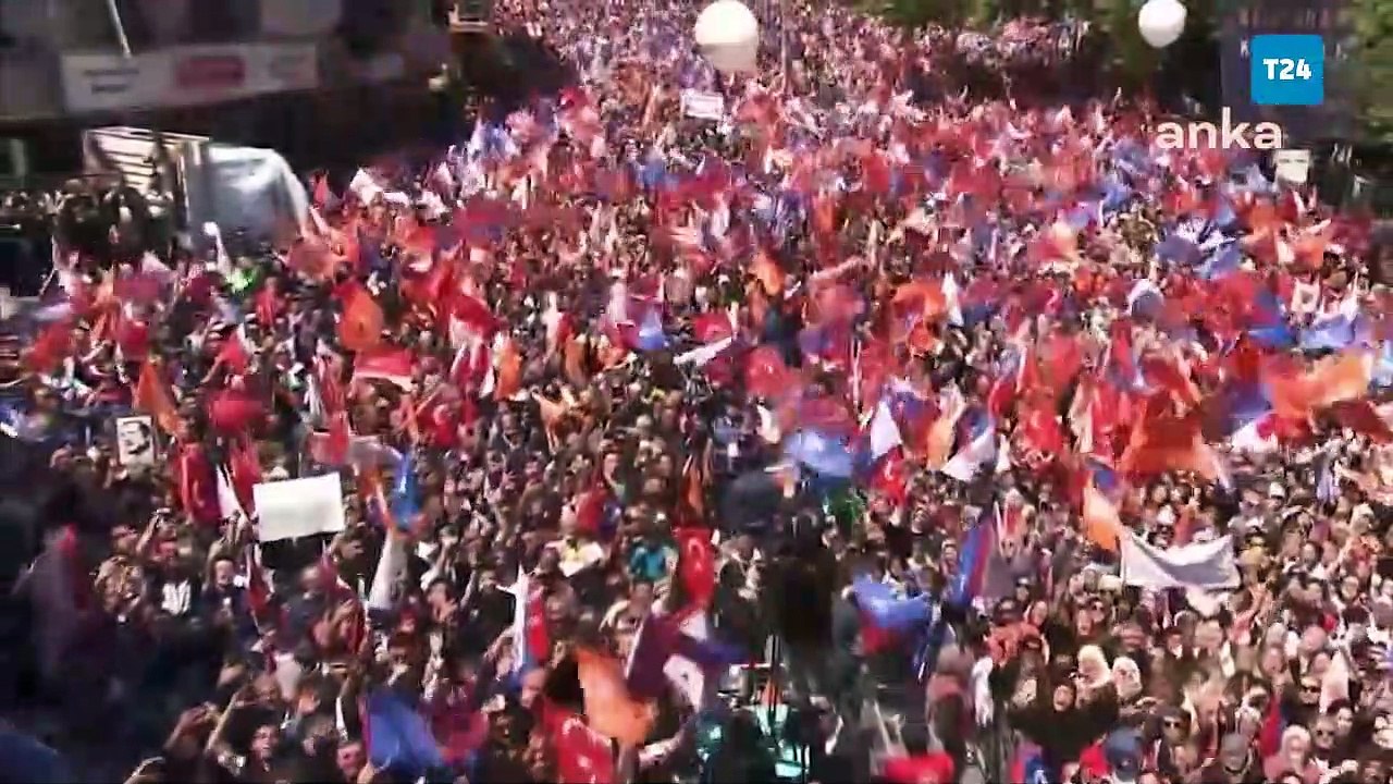 Erdoğan Kırklareli mitinginde yine şarkı söyledi yine detone oldu