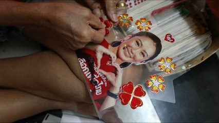 La heredera del polémico clan Shinawatra busca una victoria aplastante en Tailandia