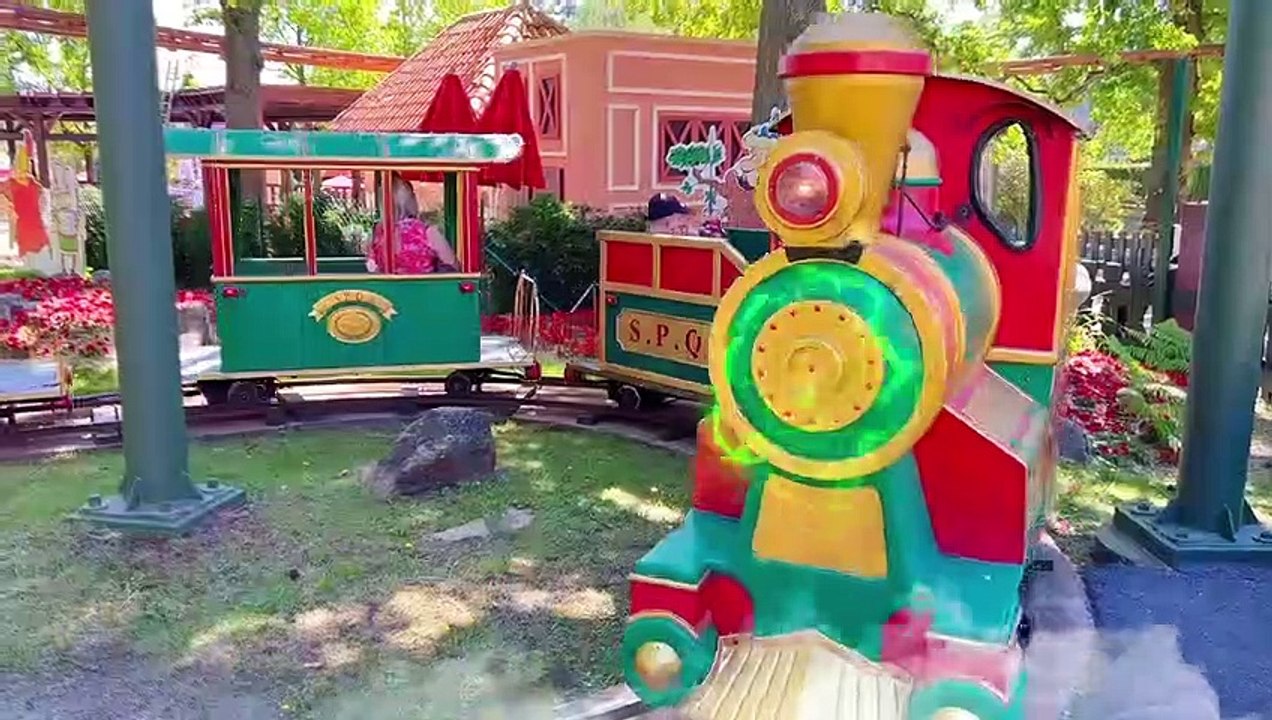 Diana and Roma visited Disneyland