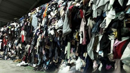 초당 트럭 한 대씩 버려지는 옷...'최소한의 옷장' 특별전 / YTN