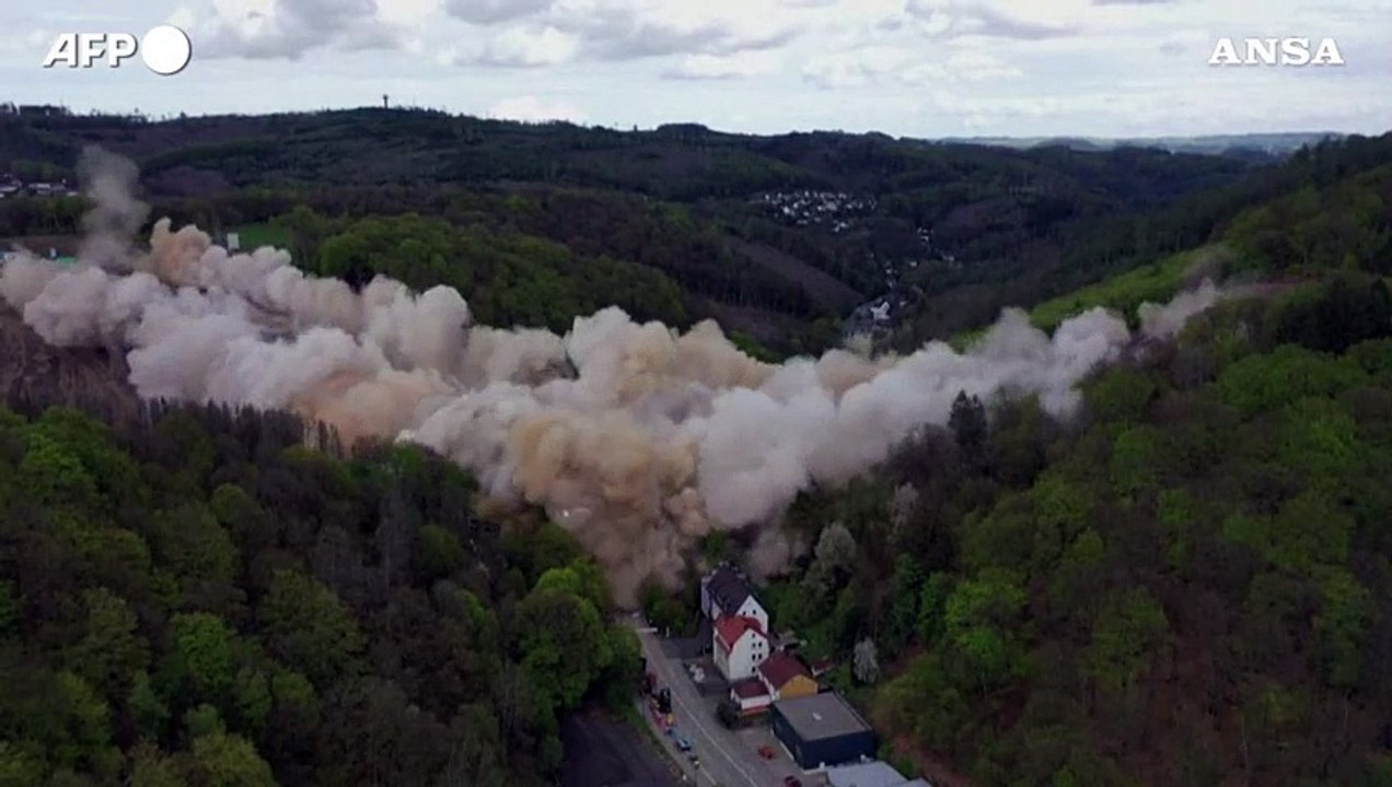 Germania, demolito un viadotto dell'autostrada A45