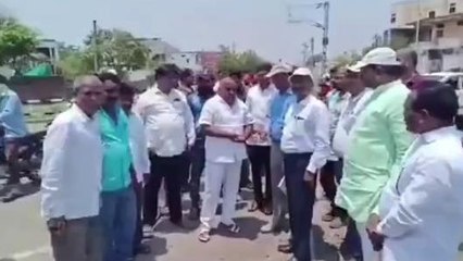 ఆదిలాబాద్: రైల్వే ట్రాక్ పరిసరాల పరిశీలన..!