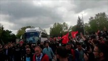 Ekrem İmamoğlu'na Konya'da sevgi seli