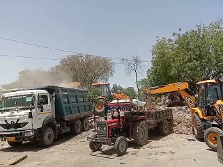 Watch Video: एयरफोर्स चौराहा पर नगरपरिषद की बड़ी कार्रवाई