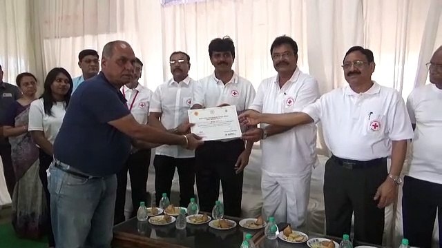 मोटर साईकिल रैली को जिला पंचायत अध्यक्ष चौहान ने दिखाई हरी झंडी