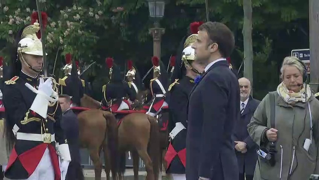 Macron erinnert an Ende des Zweiten Weltkriegs - ohne großes Publikum