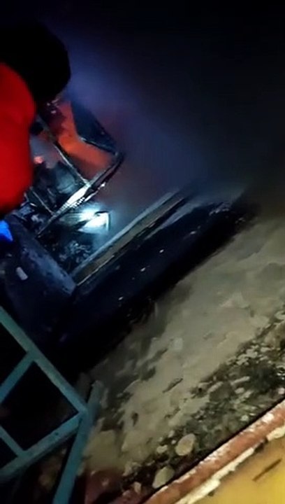आधी रात फर्नीचर और इलेक्ट्रॉनिक दुकान में लगी भीषण आग, लाखों का सामान जलकर खाक