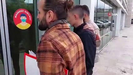 Voleybol takımı oyuncusu eski antrenörünü vurdu